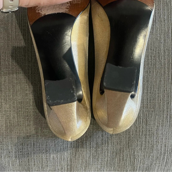 Vintage Stuart Weitzman Gold Heels - Picture 8 of 8